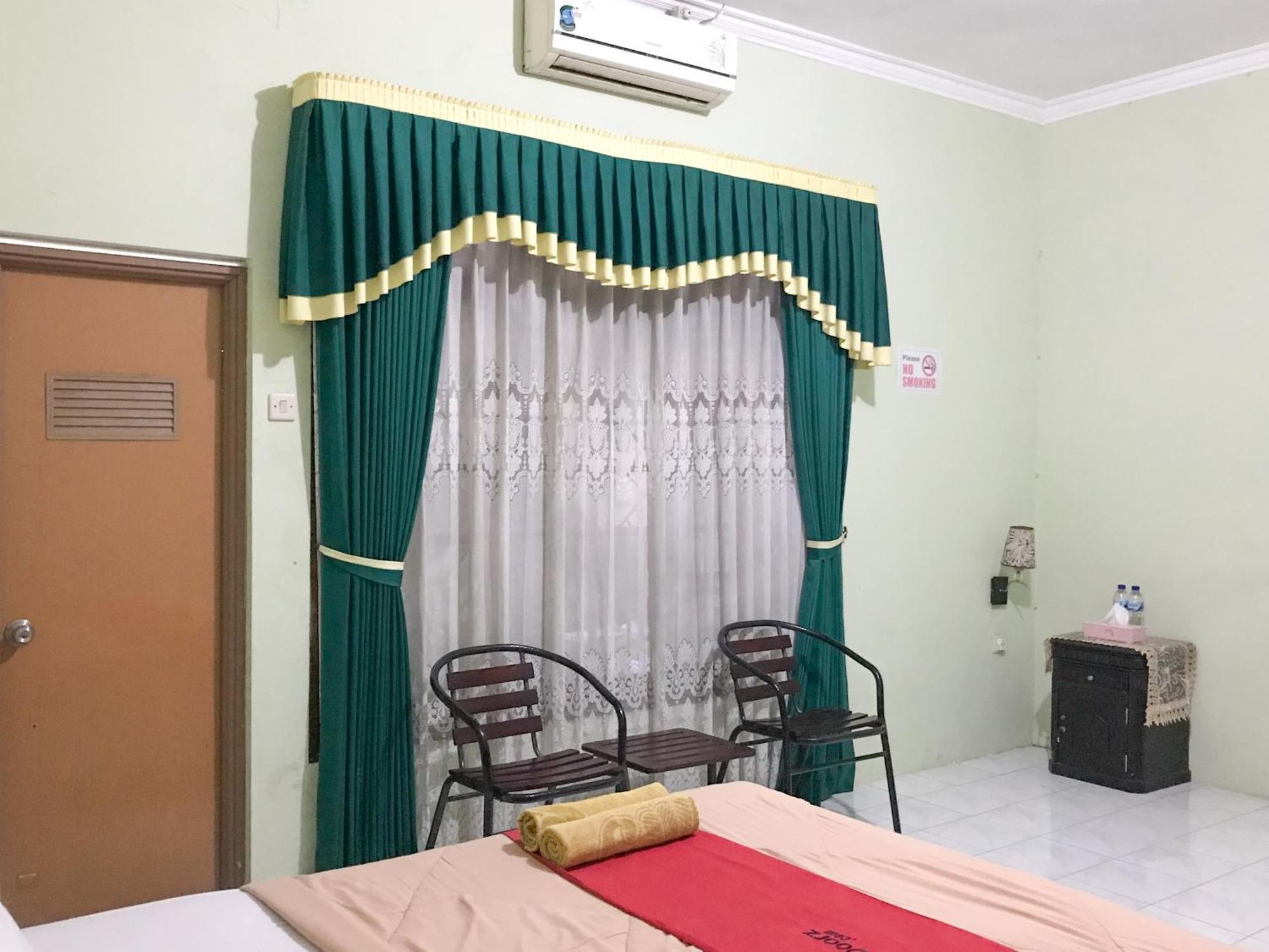 Shafira Syariah Redpartner 2* Malang