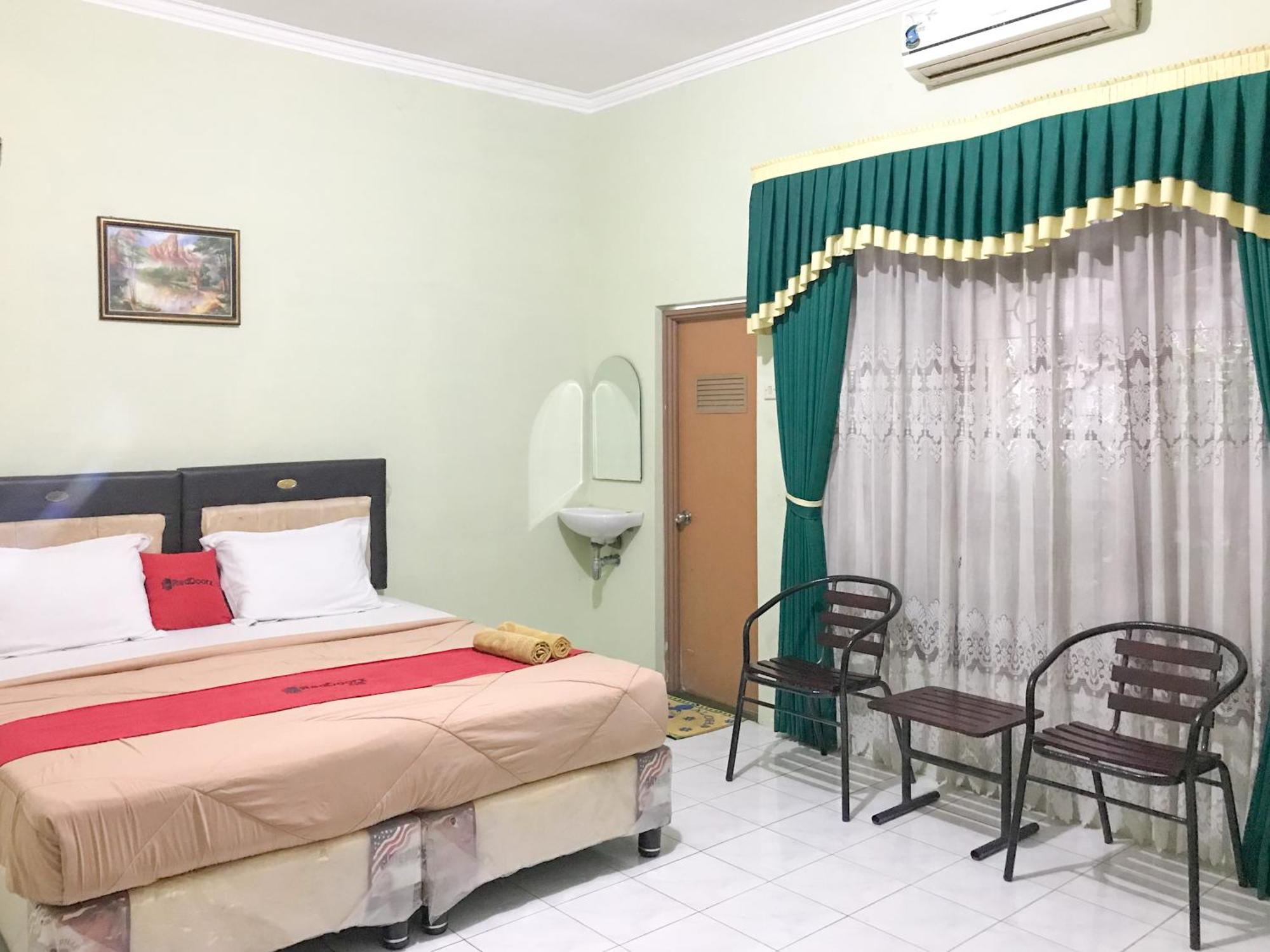 Shafira Syariah Redpartner Hotel Malang