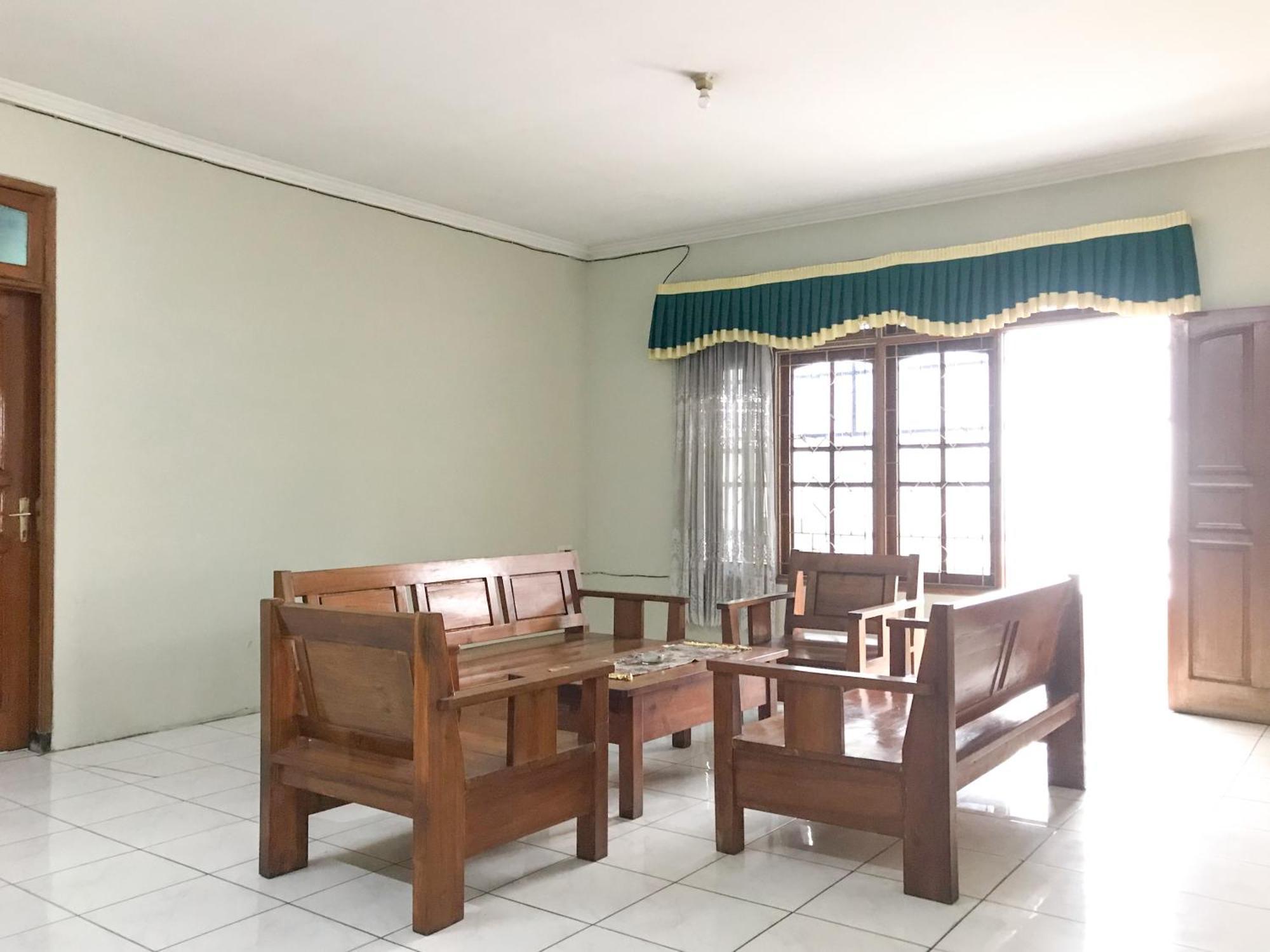 Hotel Shafira Syariah Redpartner Malang